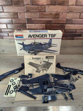 Avenger TBF Grumman Navy Plane 1/48 Scale Model Kit Monogram 6829 WW2 Matel 1973